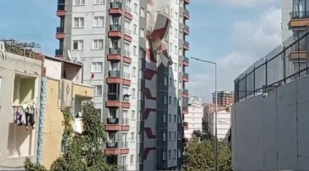 Esenler'de 16 katlı binanın dış cephesi çöktü