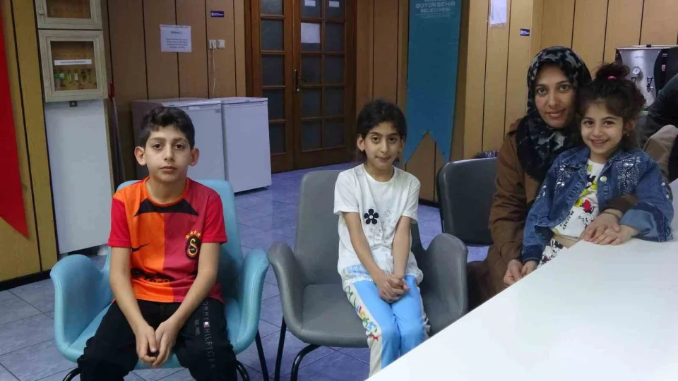 Eşi cezaevine giren kadın çocuklarıyla birlikte hastane mescidine sığındı