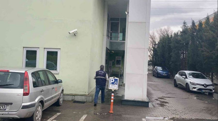 Eini silah zoruyla kard, arata darp etti