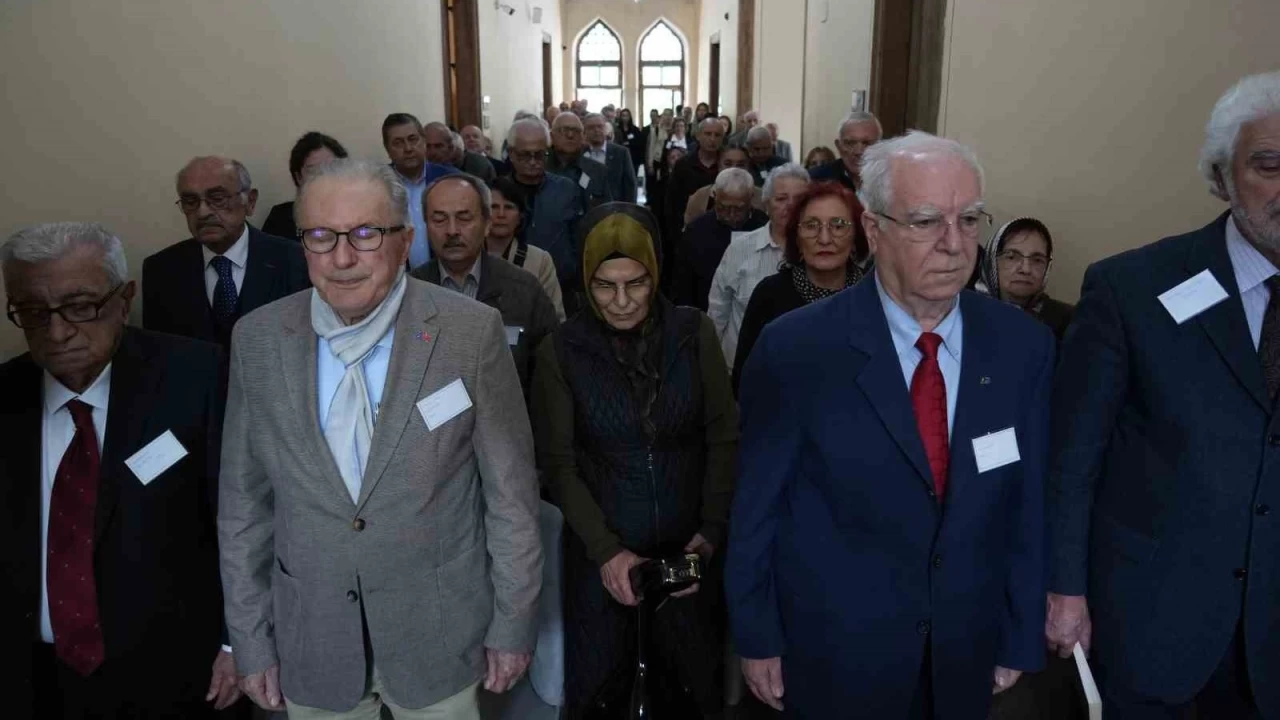 Eski mezunlar bir araya gelerek ��rencilik g�nlerini canland�rd�