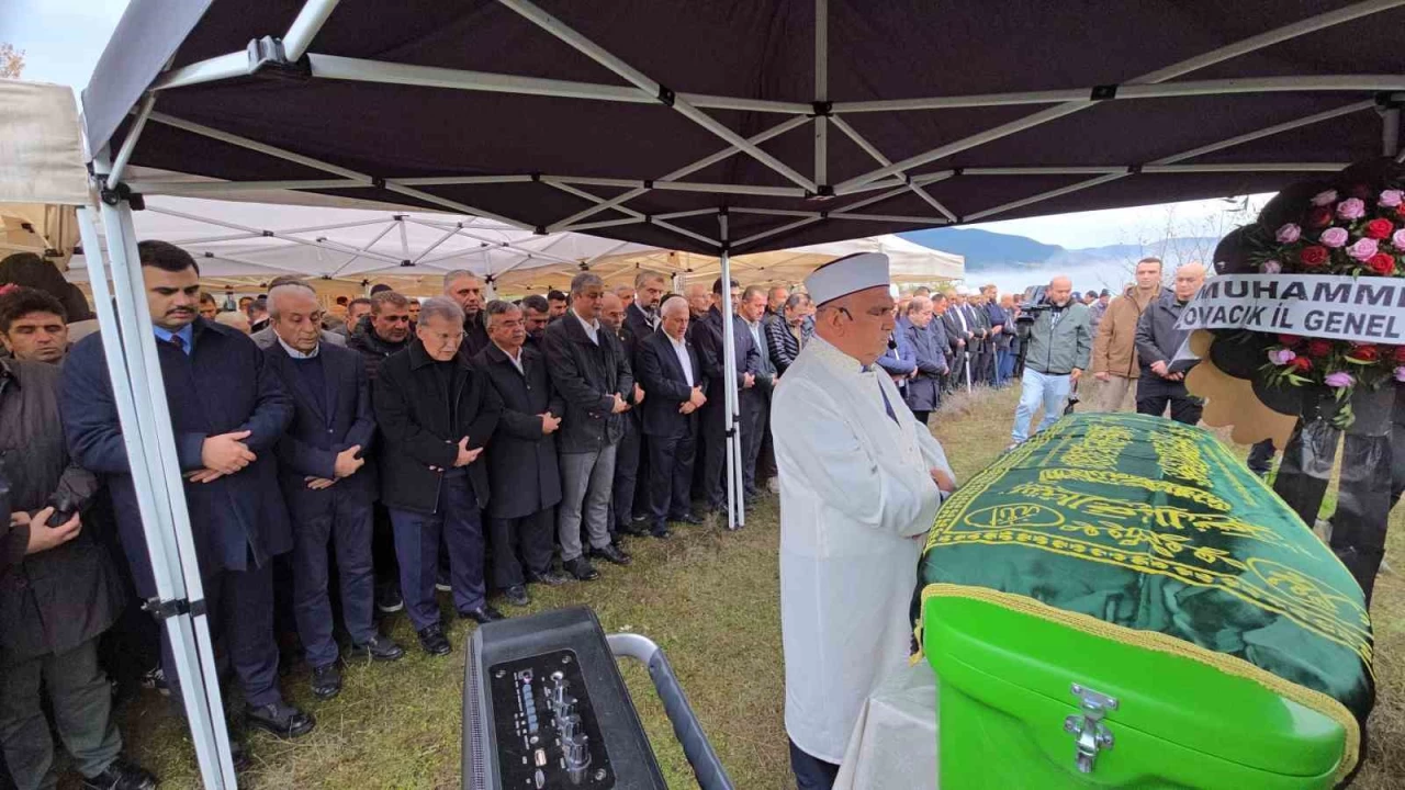 Eski TBMM Başkanı Mehmet Ali Şahin'in babası toprağa verildi