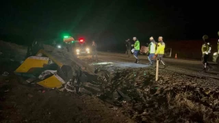 Eskişehir'de iki araç kafa kafaya çarpıştı: 1 ölü, 5 yaralı