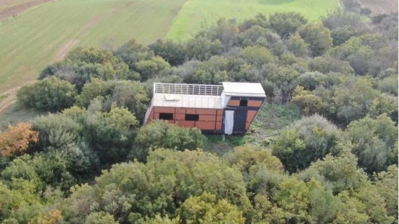 Evi içindeki eşyalarla çaldılar