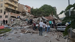 Eyll Tumbar'n amcas Balkesir'deki depremde hayatn kaybetti