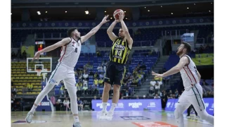 Fenerbahe Beko liderlii garantiledi
