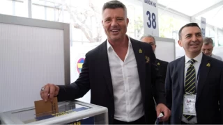 Fenerbahe'nin yeni bakan Steven Sadettin Saran