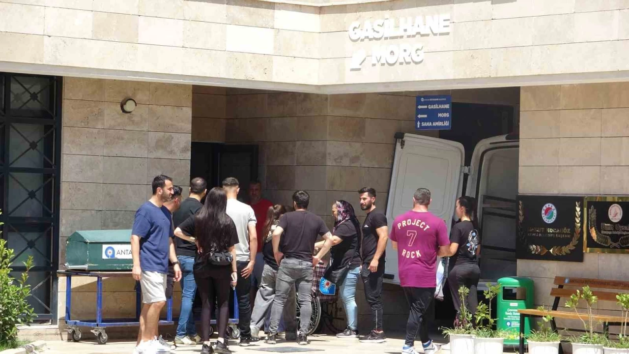 Fenomen Deniz Servan Narin'in annesinin g�zya�lar� sel oldu: "Annem, ben geldim"