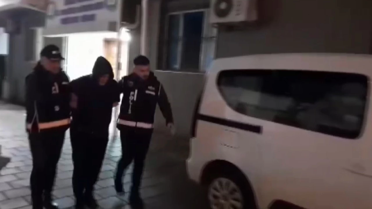 FETÖ'nün üst düzey isimlerinden Mehmet Kamış İstanbul'a sevk edildi