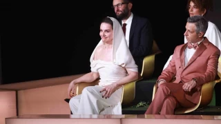 Fransz film yldz Binoche, Cannes'te herkesi artt!