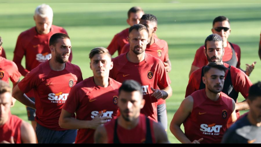 Galatasaray antrenmanında sürpriz ziyaretçi