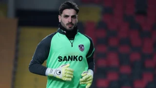 Galatasaray kalesinde beklenen operasyon ger�ekle�iyor