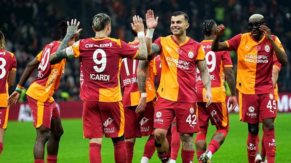 Galatasaray'dan ligde 10 ma�l�k yenilmezlik serisi