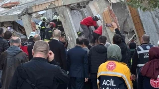 Gebze'de bina çöktü