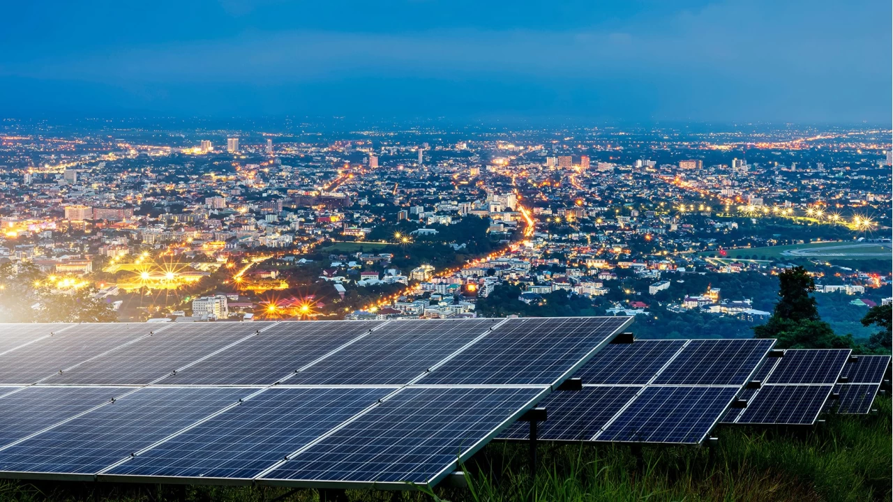 Güneş enerjisiyle geleceği inşa etmek