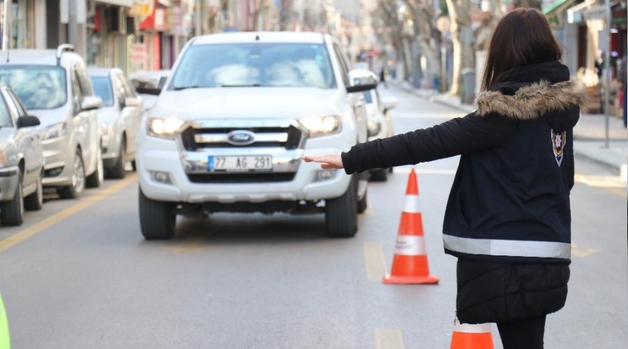 Hafta sonu k�s�tlamas�nda denetimler s�r�yor