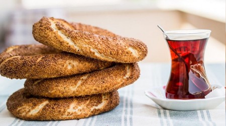 Hem açız hem de yoksul