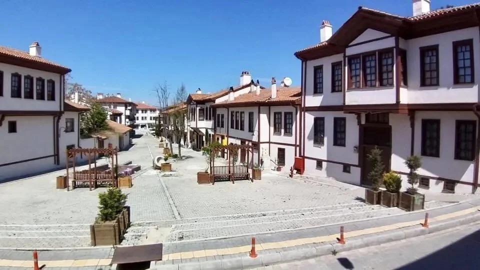 Hititlerin kutsal �ehrinden Osmanl��n�n vezirler yurduna: Vezirk�pr�