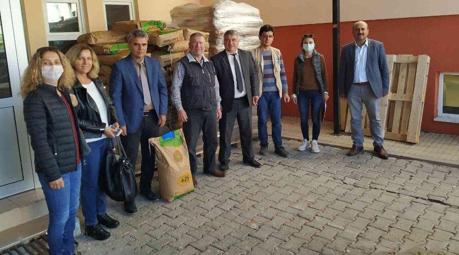 Hububat üreticilerine buğday tohumu dağıtıldı