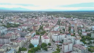 Idr'n gzde ilesi: Tarih ve doann bulutuu Aralk