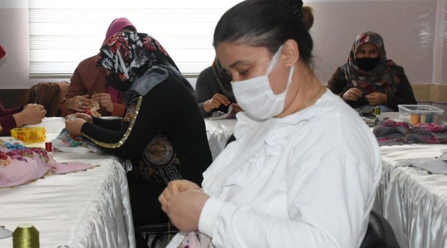 İğne oyası yaparak kanseri yendi