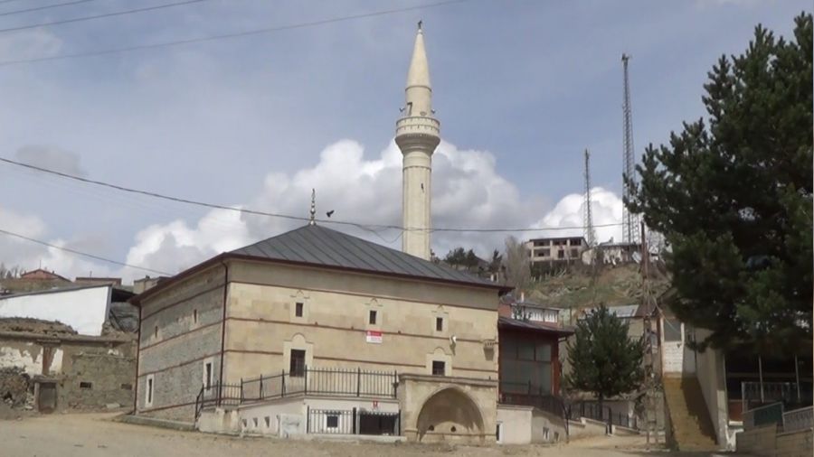 İki asırlık 'çivisiz cami' zamana meydan okuyor