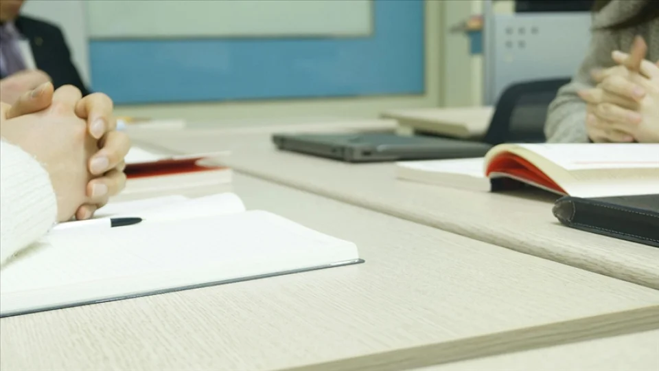 �lgin� dernek isimleri g�l�msetiyor!