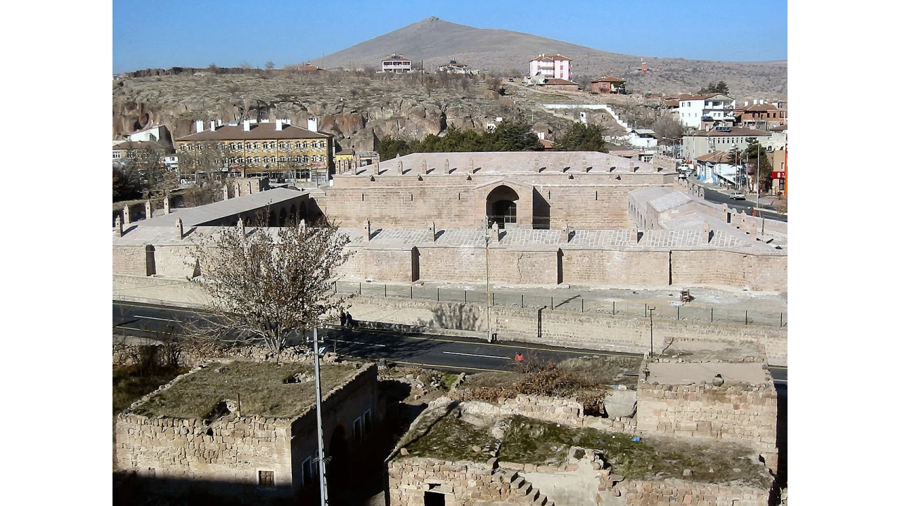 �ncesu Kara Mustafa Pa�a Kervansaray�: Tarihin Sessiz Tan���