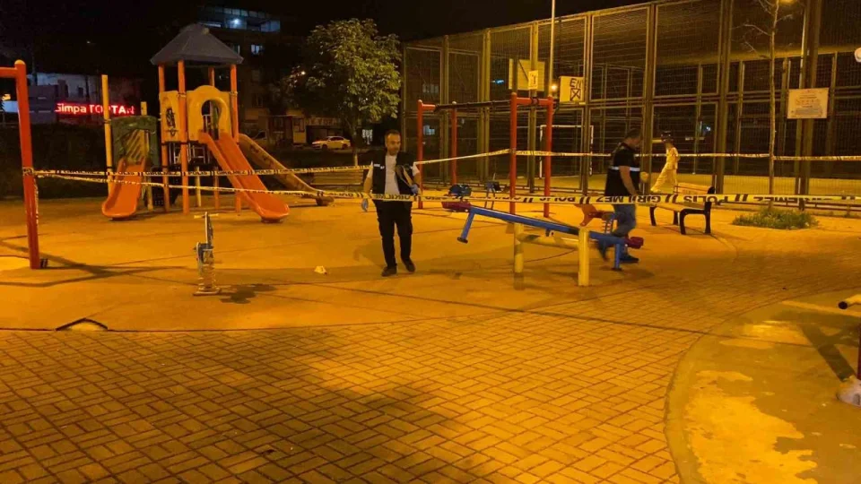 İnegöl'de parktaki gençlere silahlı saldırı: 10 yaralı