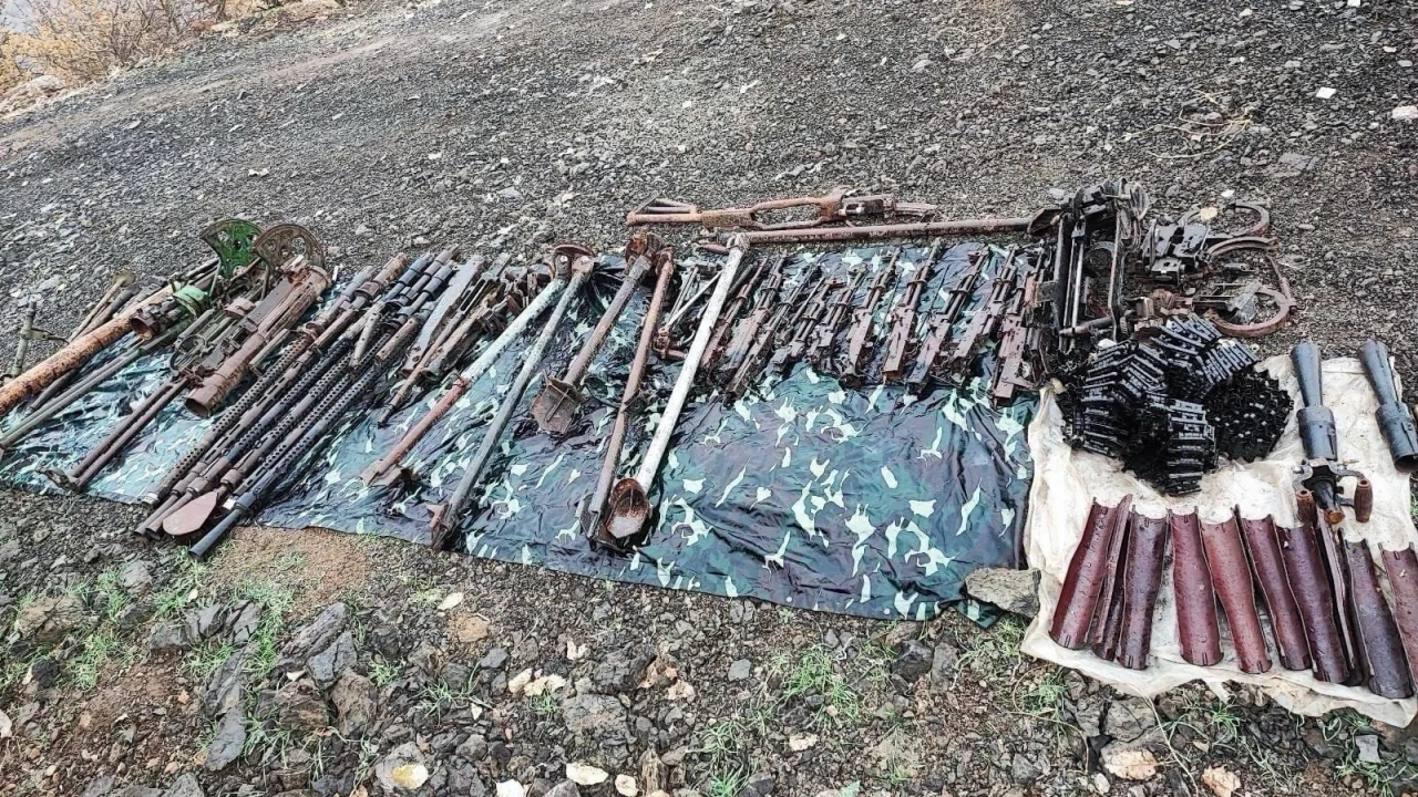 Irak'�n kuzeyindeki Zap'ta �ok say�da silah, m�himmat ve te�hizat ele ge�irildi