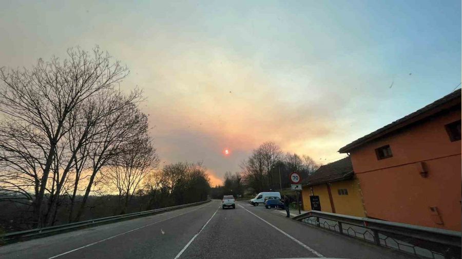 �spanya'n�n Asturias b�lgesinde 60'tan fazla orman yang�n�