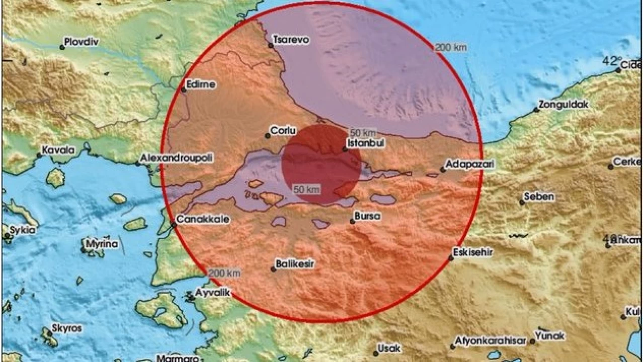 İstanbul üst üste iki kez sallandı