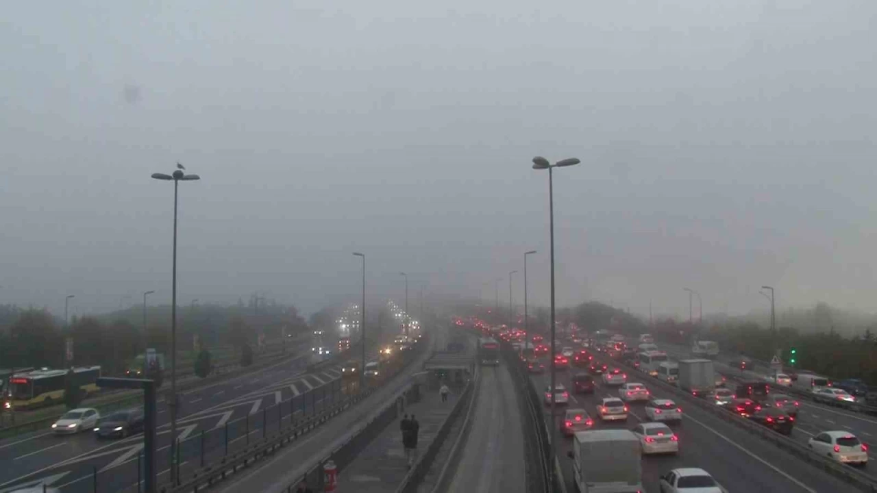 İstanbul'da sis etkili oldu