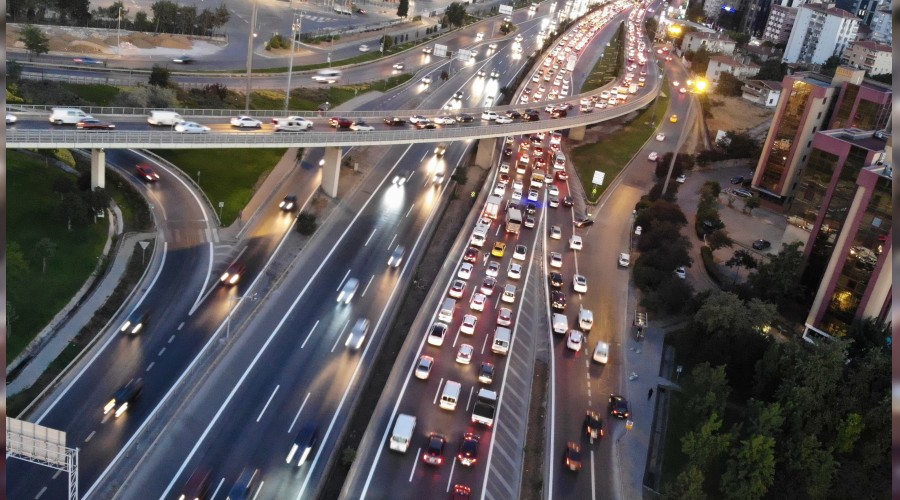 stanbulda trafik kilitlendi