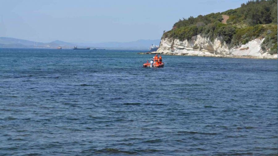 İzmir'de denizde dalgıç kıyafetli ceset bulundu