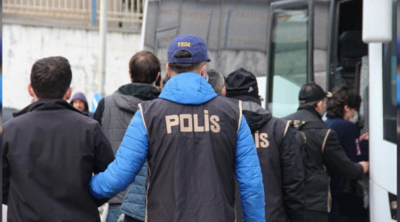 İzmir'de FETÖ operasyonu: 12 tutuklama