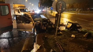 Kartal sahil yolunda kaza: 1'i ağır 6 yaralı