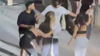 Kavga eden kzlara tepki: 'Yazklar olsun size, rezil ettiniz ortal'