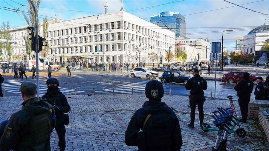 Kiev'de bombasız gün yok