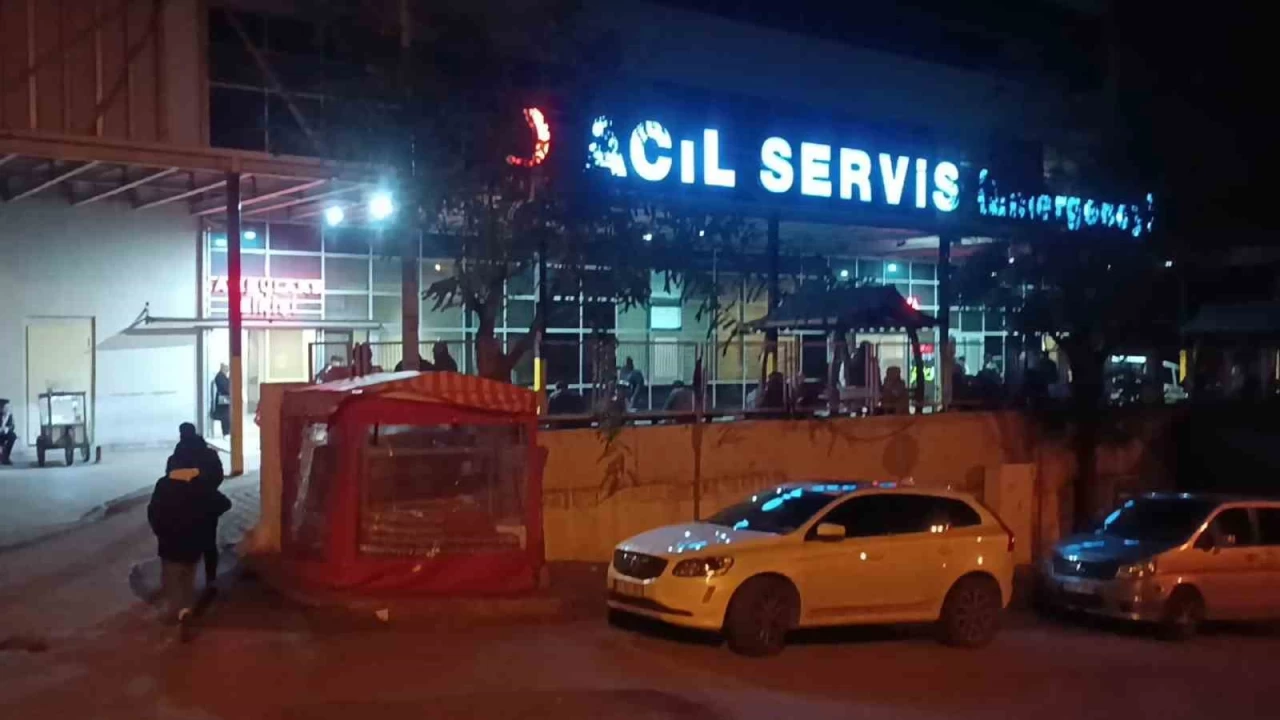 Kocaeli'nde yolda yürüyen kadına yorgun mermi isabet etti