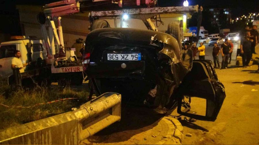 Kontrolden kan otomobil takla att: 1'i ar 4 yaral