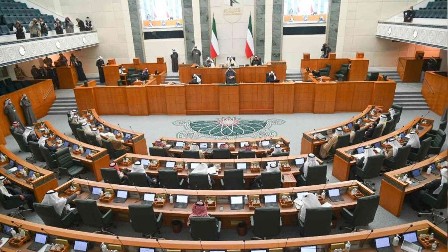 Kuveyt'te parlamento resmen feshedildi