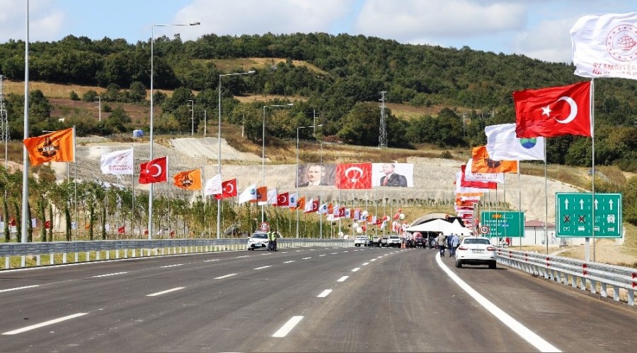 Kuzey Marmara Otoyolu'nun 57.4 kilometrelik etabı açıldı