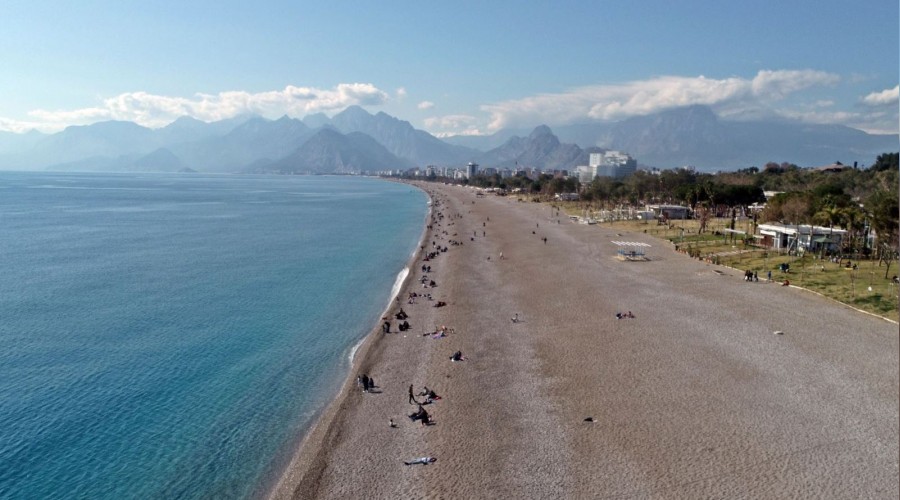 Mahkeme 'Konyaaltı sahili halkındır' dedi