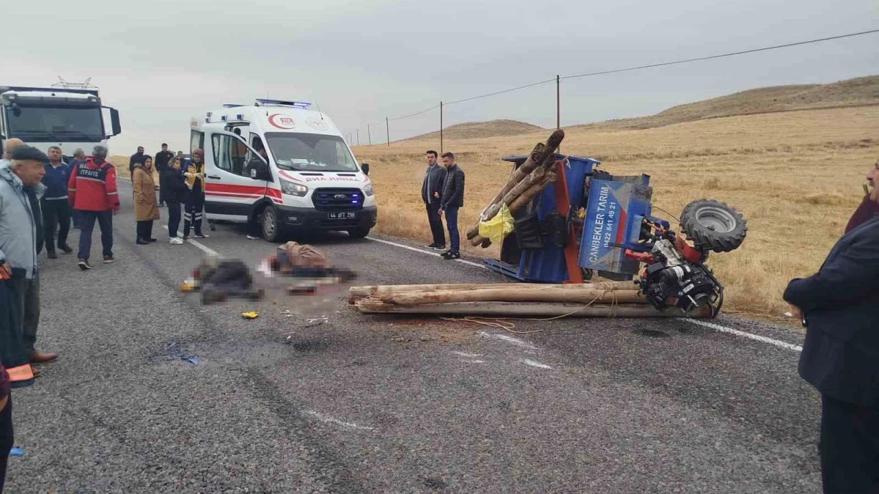 Malatya'da t�r ile �apa motoru �arp��t�: 1 �l�, 2 a��r yaral�