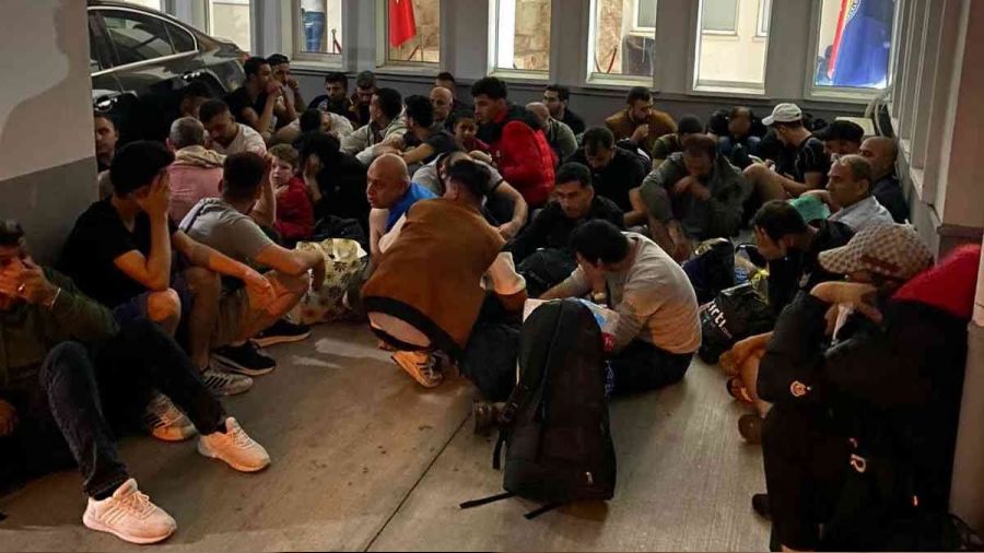 Marmaris'te bir otelde 66 göçmen yakalandı