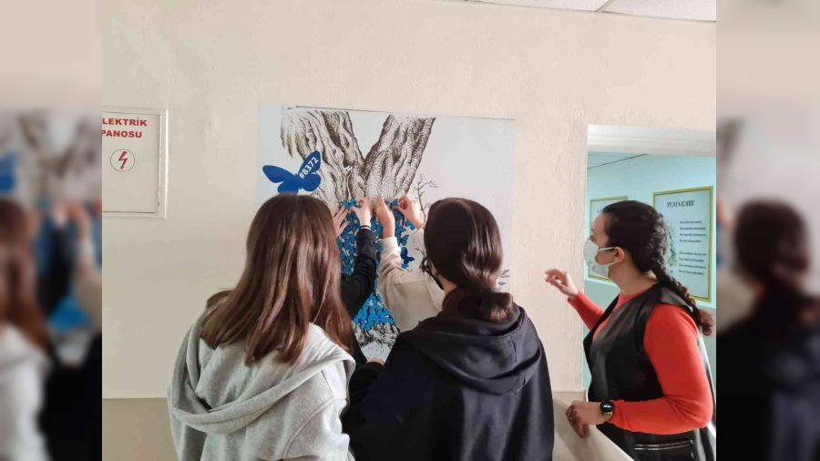 Mavi kelebekler Srebrenitsa katliam�na dikkat �ekmek i�in