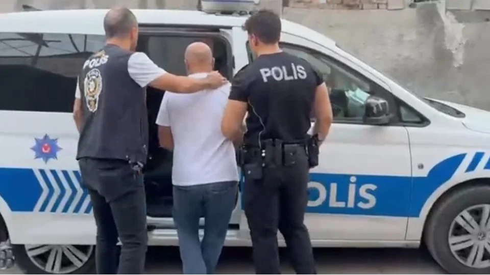 Mersin'de 7 milyar 640 milyon TL'lik bahis operasyonu: 42 g�zalt�