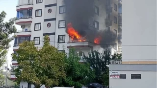 Mersin'de 9 katl binada yangn: Alevler daireyi sard