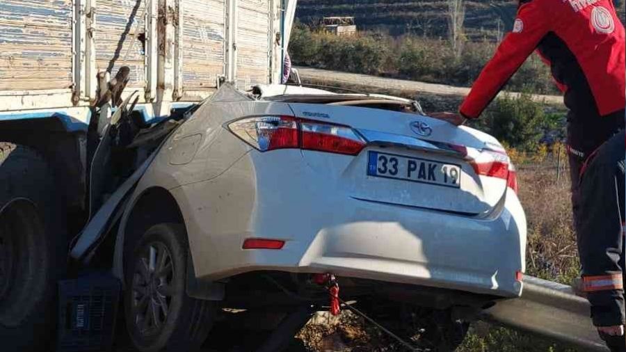 Mersin'de feci kaza: 2 ölü