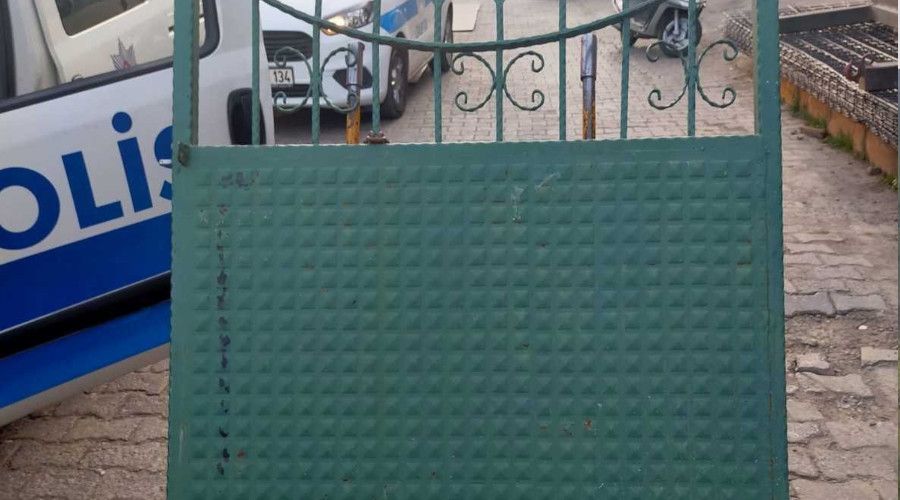 Mezarlığın kapısını çaldılar, satmak isterken suçüstü yakalandılar
